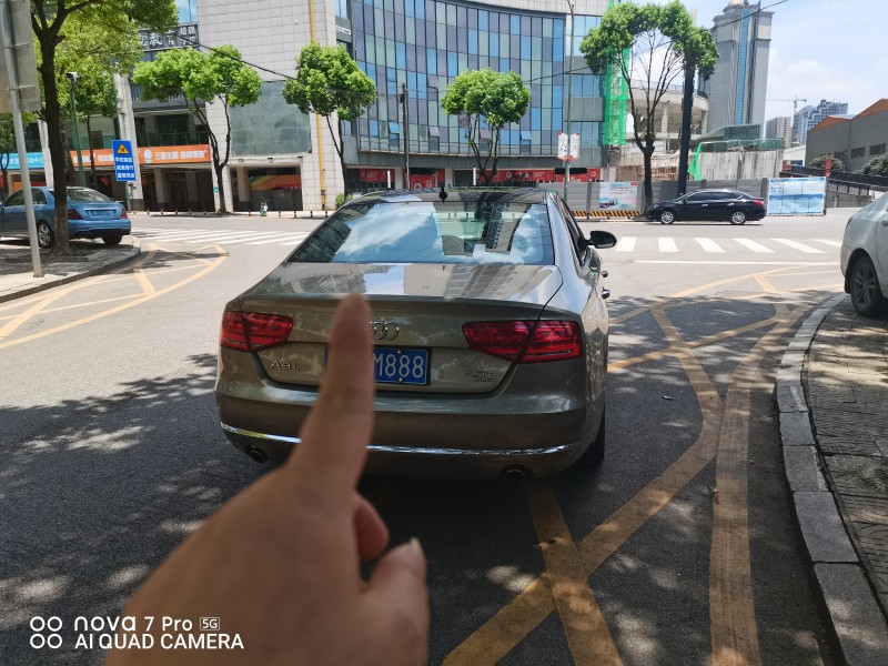 長沙12年奧迪A8L2