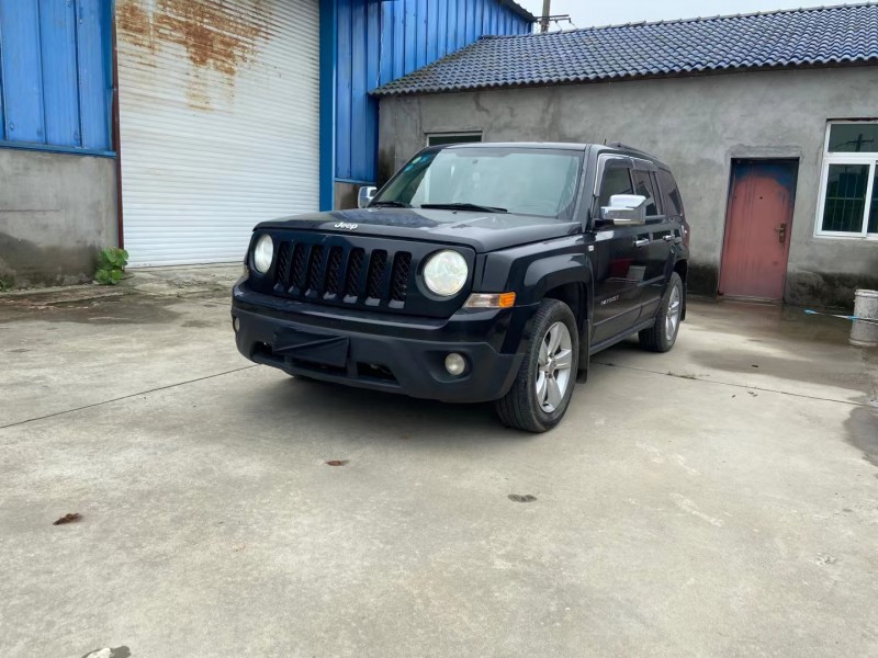 荊門13年Jeep自由客2