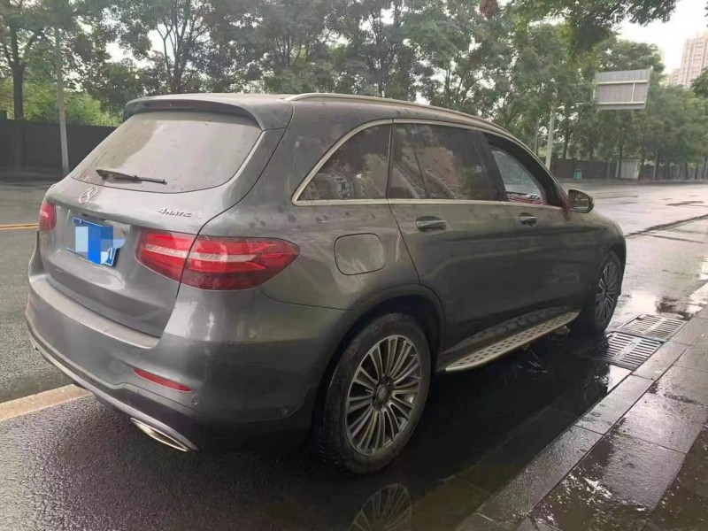 成都17年奔驰GLC2