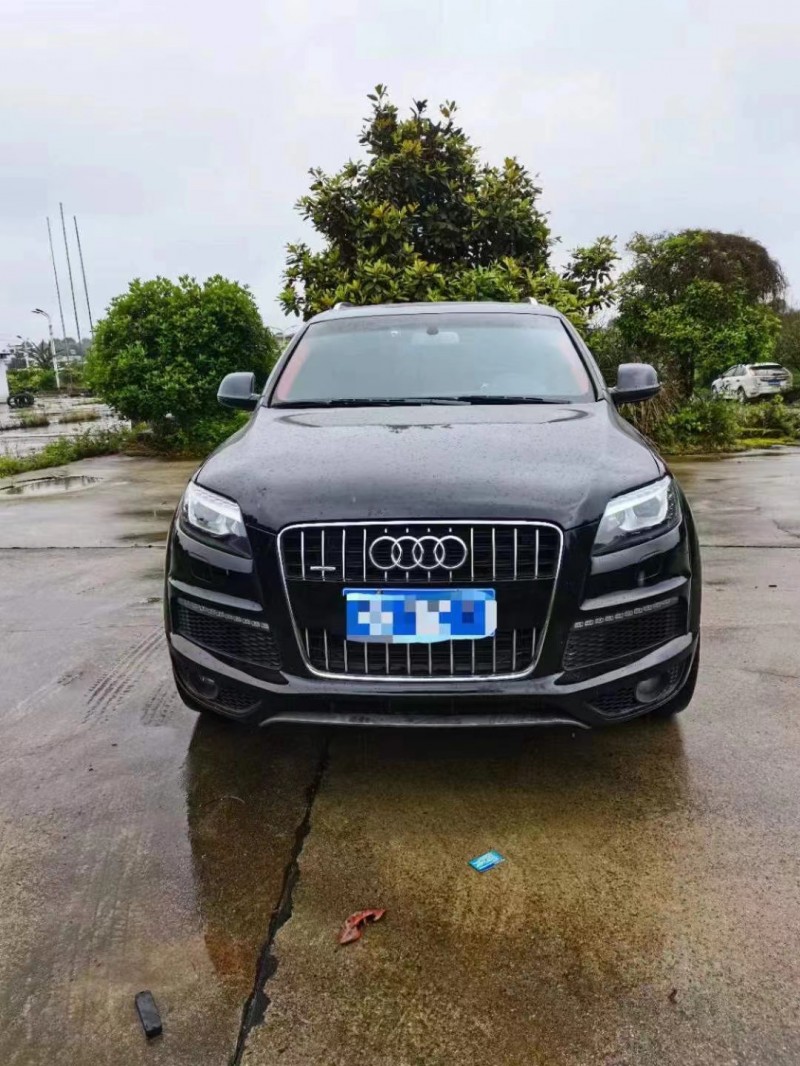 龍巖15年奧迪Q76