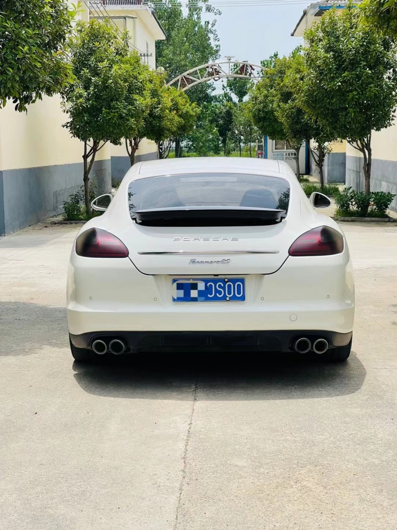 徐州10年保时捷帕拉梅拉1