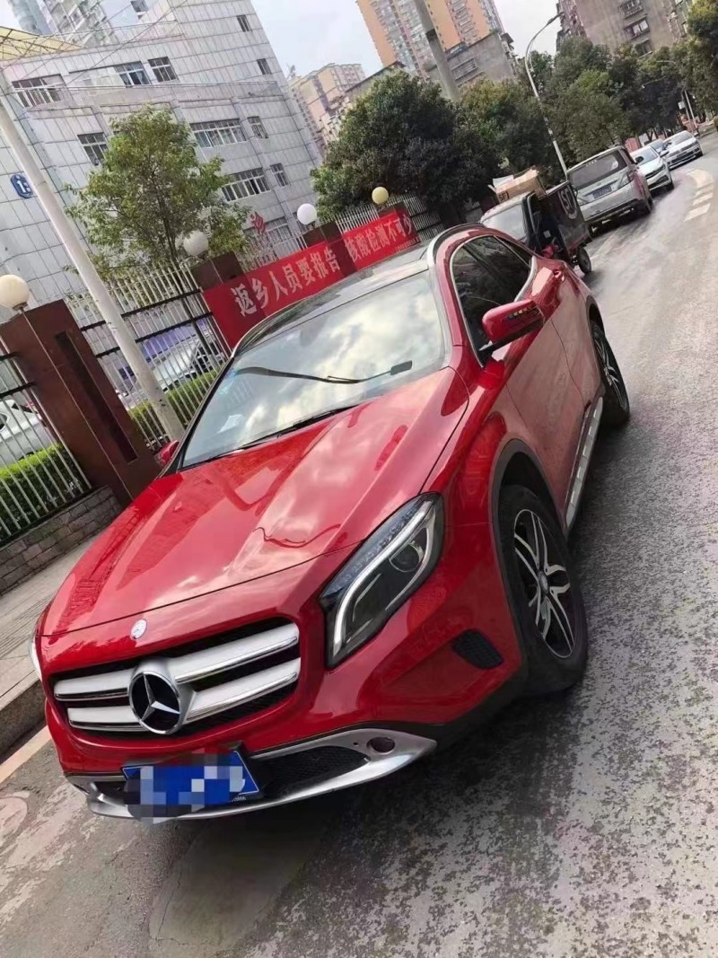 济宁17年奔驰CLA2