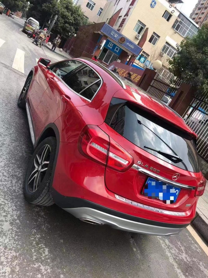 济宁17年奔驰CLA6