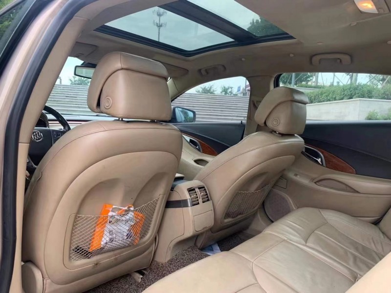 枣庄10年别克君越4