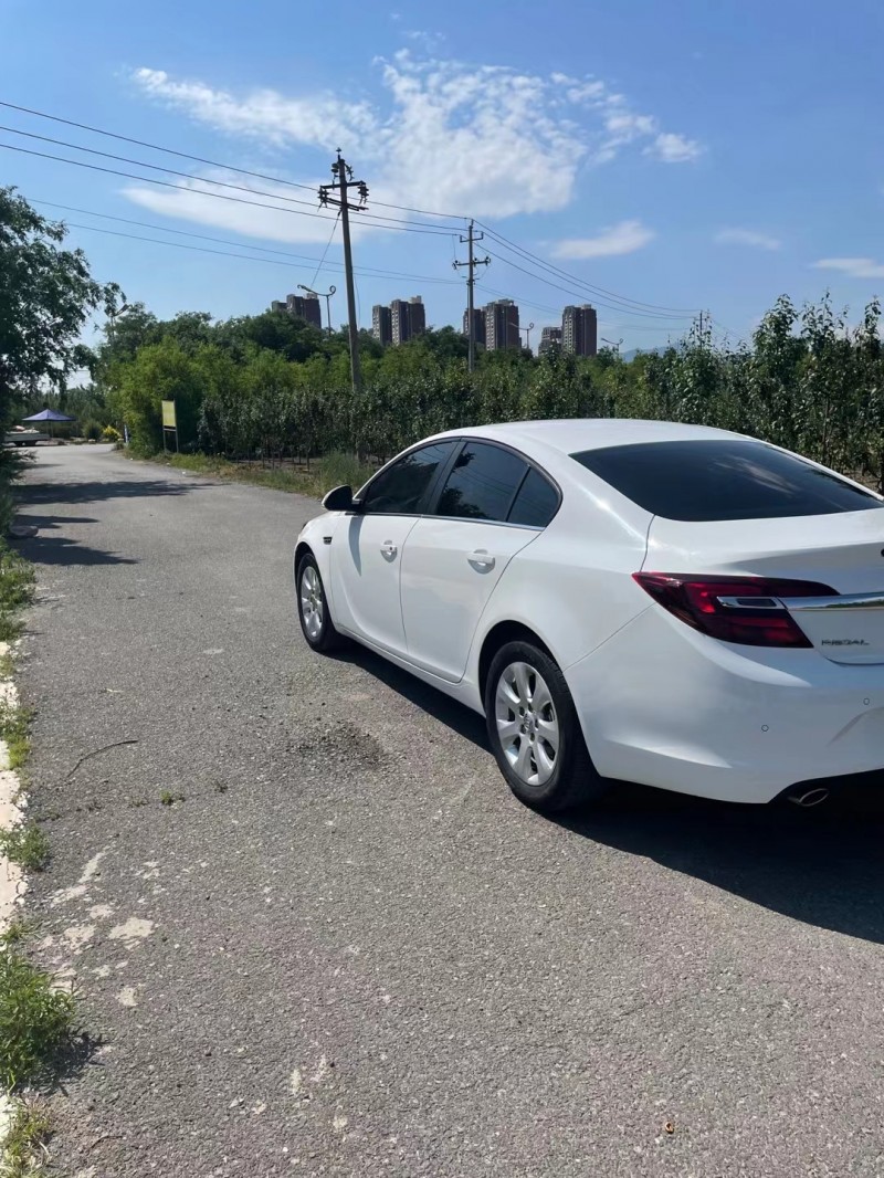 保定15年别克君威8