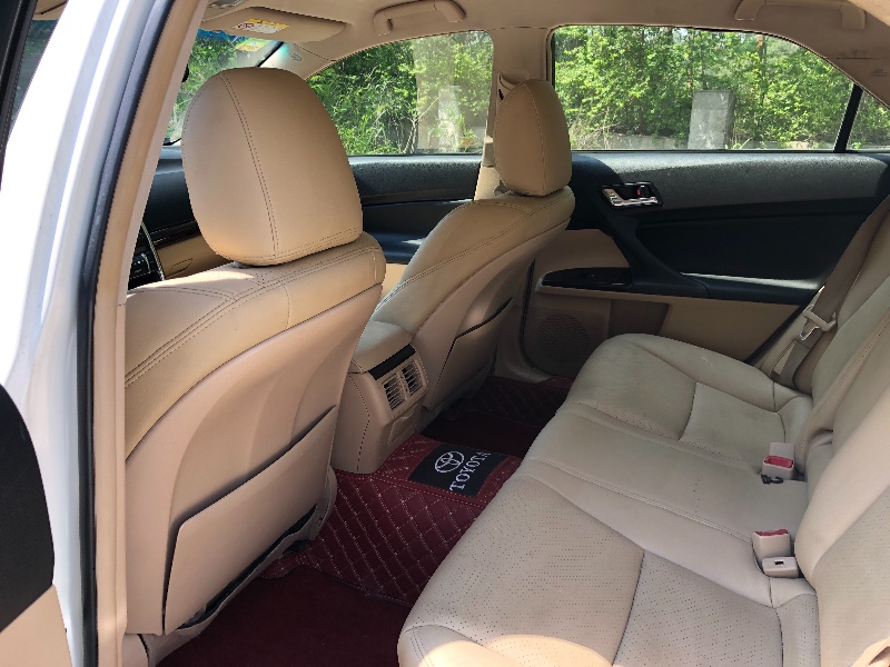 深圳13年丰田锐志5