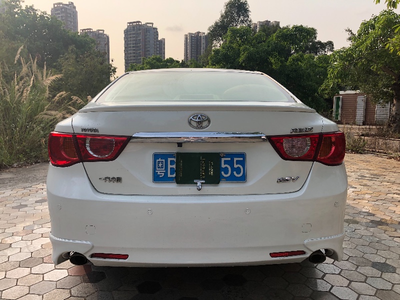 深圳13年丰田锐志1