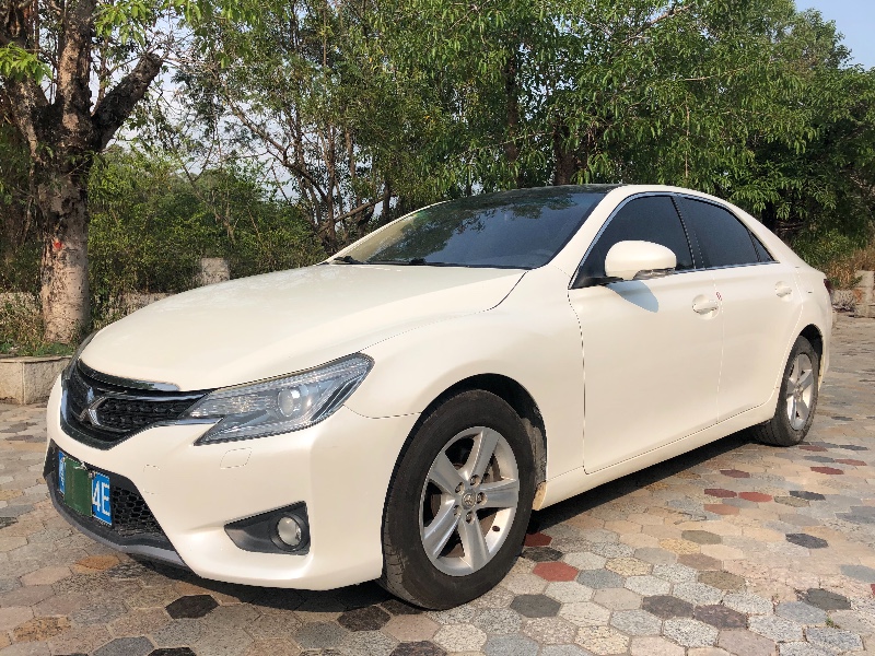 深圳14年丰田锐志8