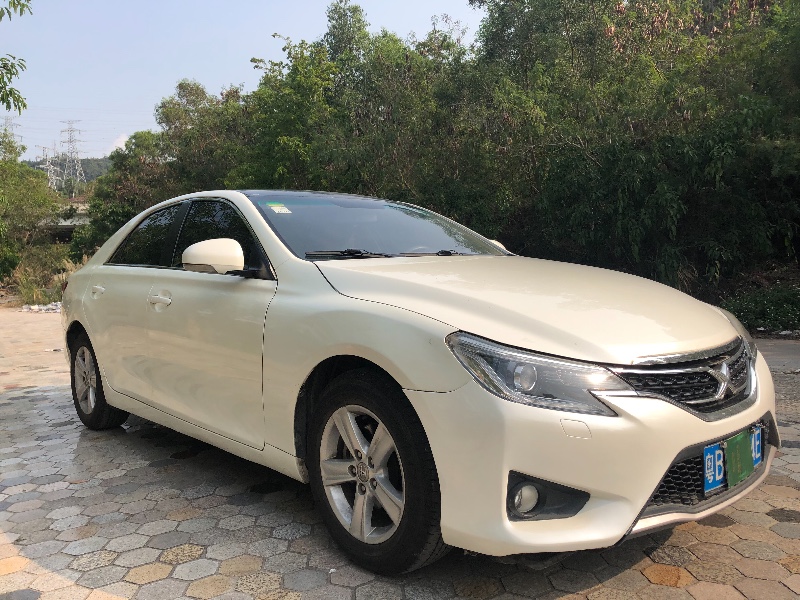 深圳14年丰田锐志5