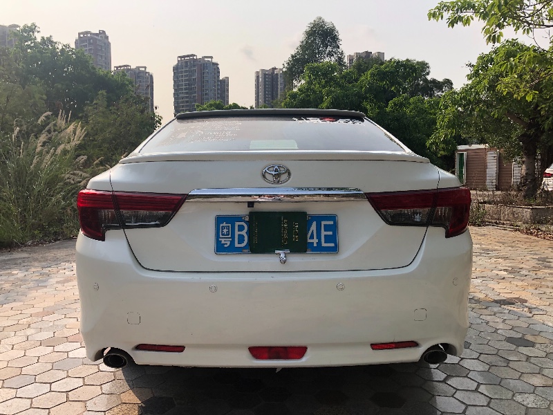 深圳14年丰田锐志1