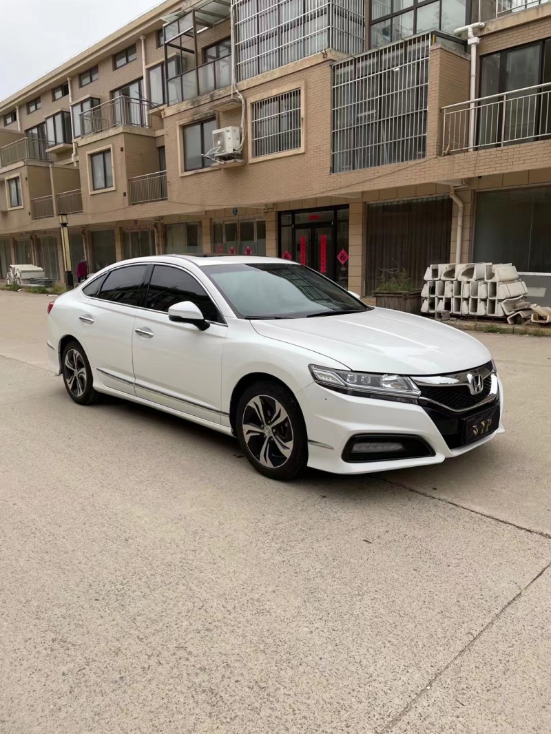 徐州16年本田思铂睿3