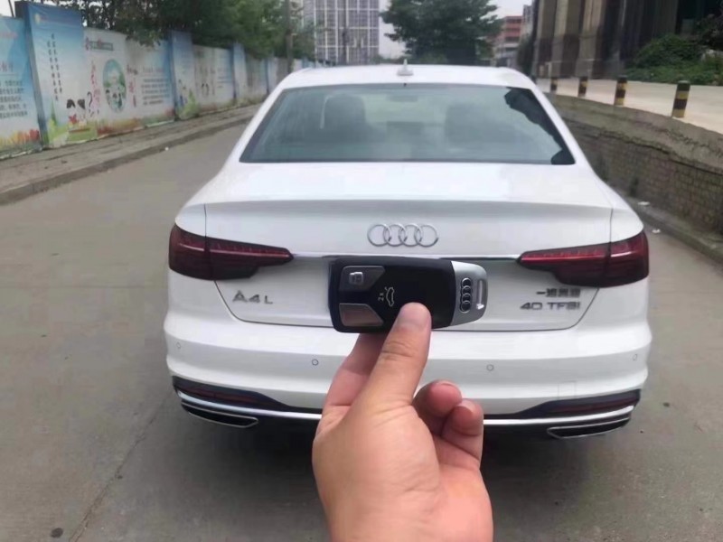 成都21年奥迪A4L9