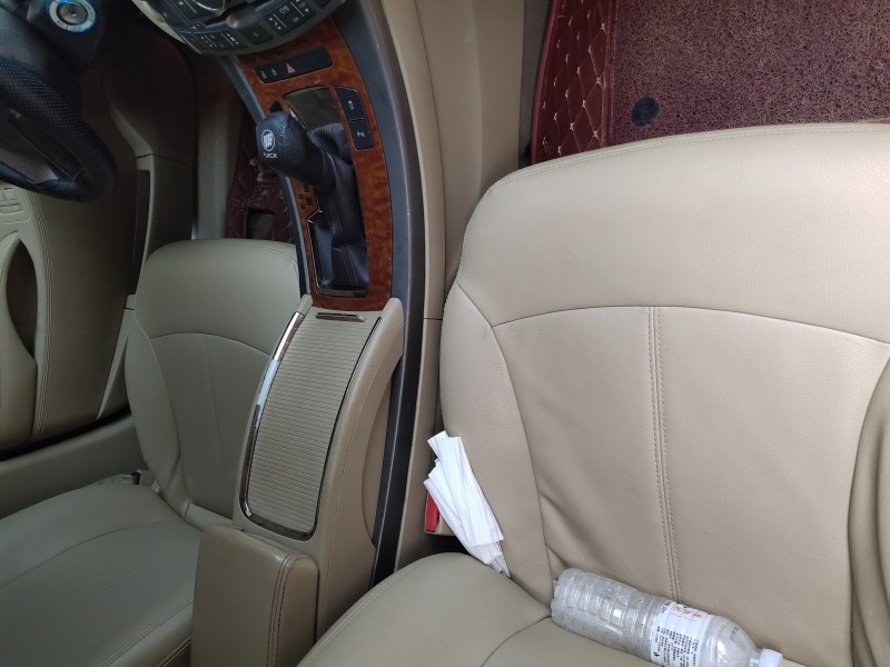 盐城11年别克君越2