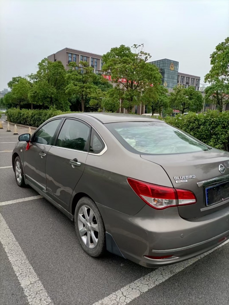 無錫10年日產軒逸2