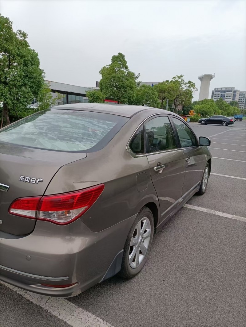無錫10年日產軒逸3