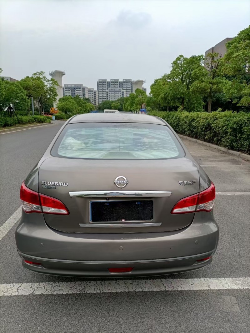 無錫10年日產軒逸1