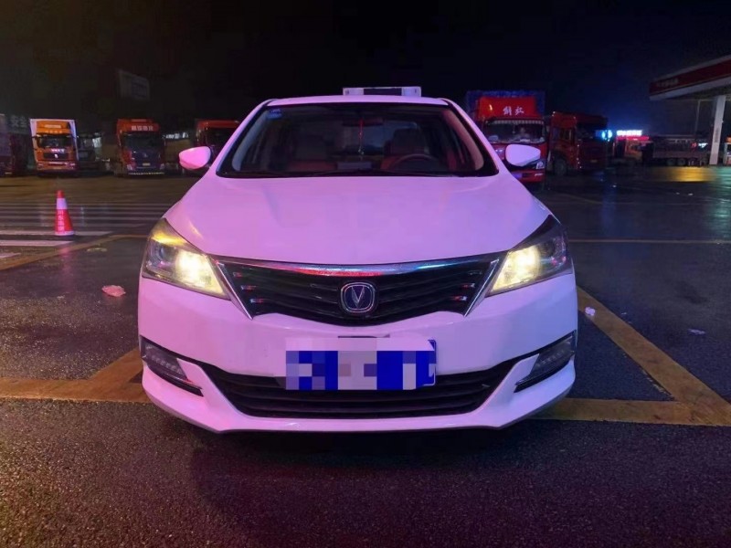 重慶17年長安汽車悅翔V71