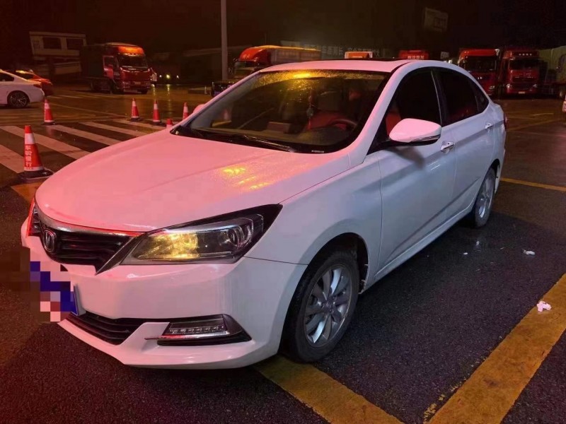 重慶17年長安汽車悅翔V72