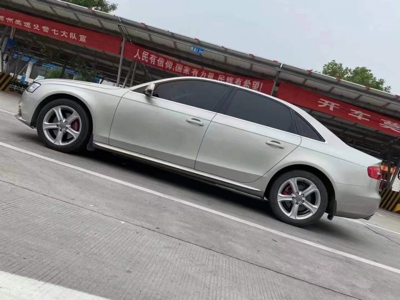 济宁15年奥迪A4L3