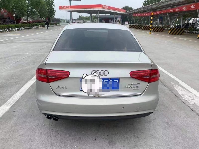 济宁15年奥迪A4L8