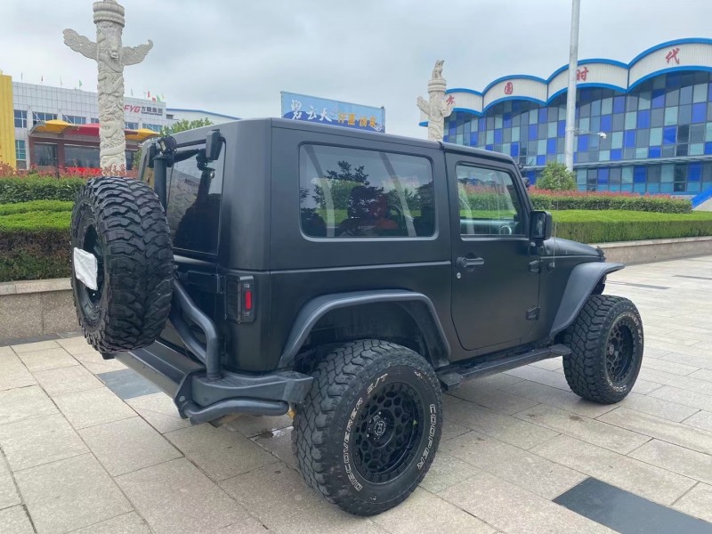 煙臺11年Jeep牧馬人1