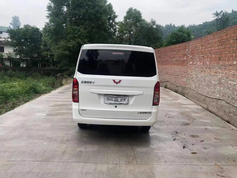 重慶19年五菱汽車宏光9