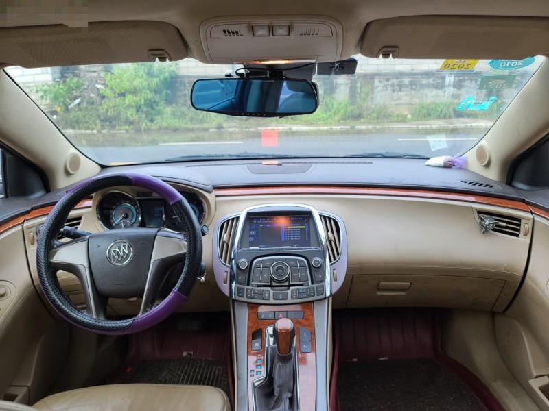 东莞12年别克君越6