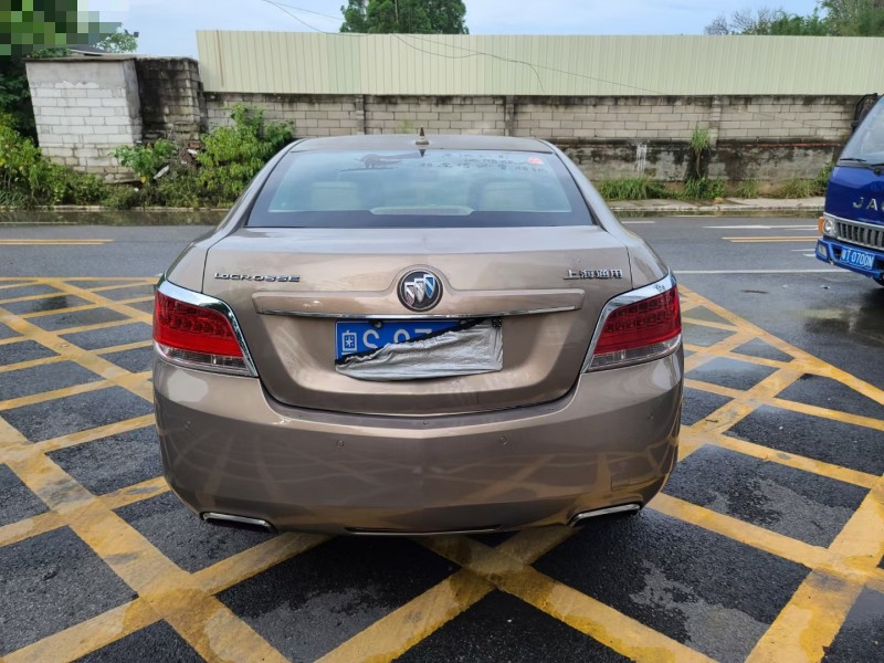 东莞12年别克君越9