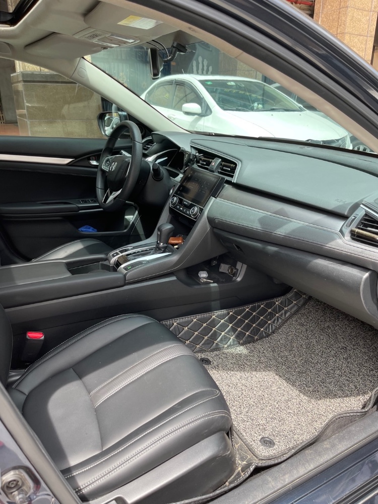 佛山18年本田思域2