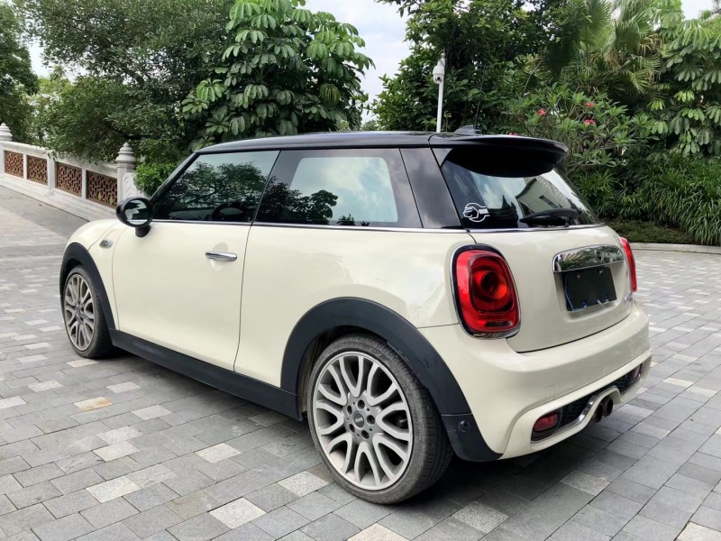 廣州15年寶馬MINI4