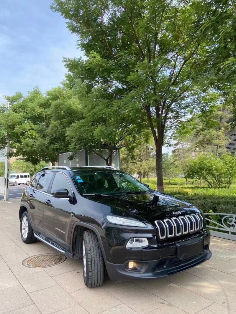 呼和浩特16年Jeep自由光3