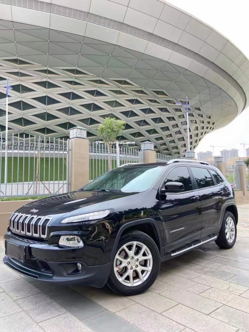 呼和浩特16年Jeep自由光2