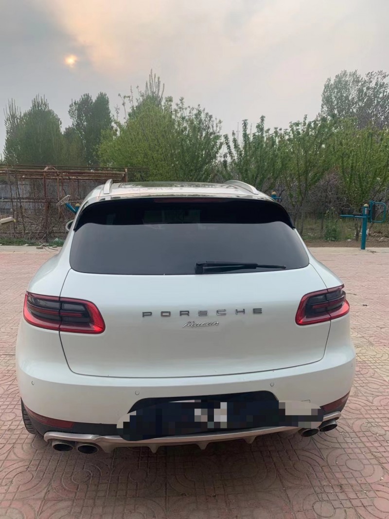 济宁15年保时捷Macan1