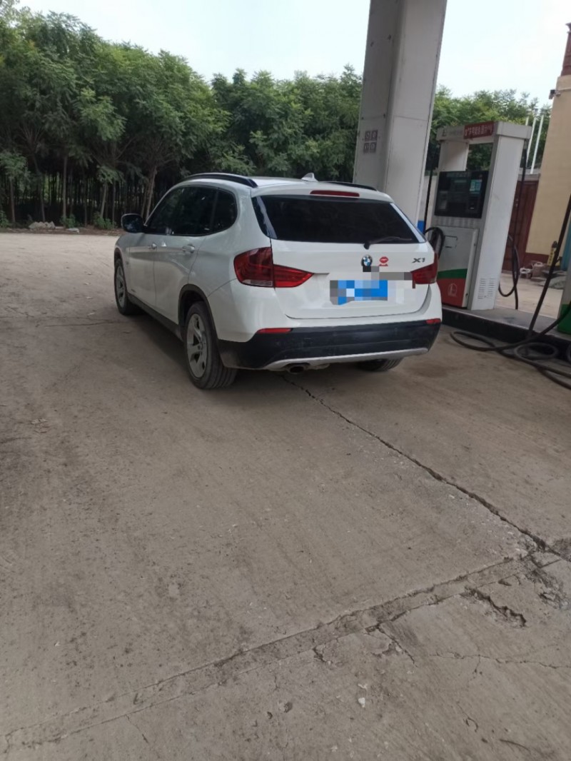 保定12年宝马X16