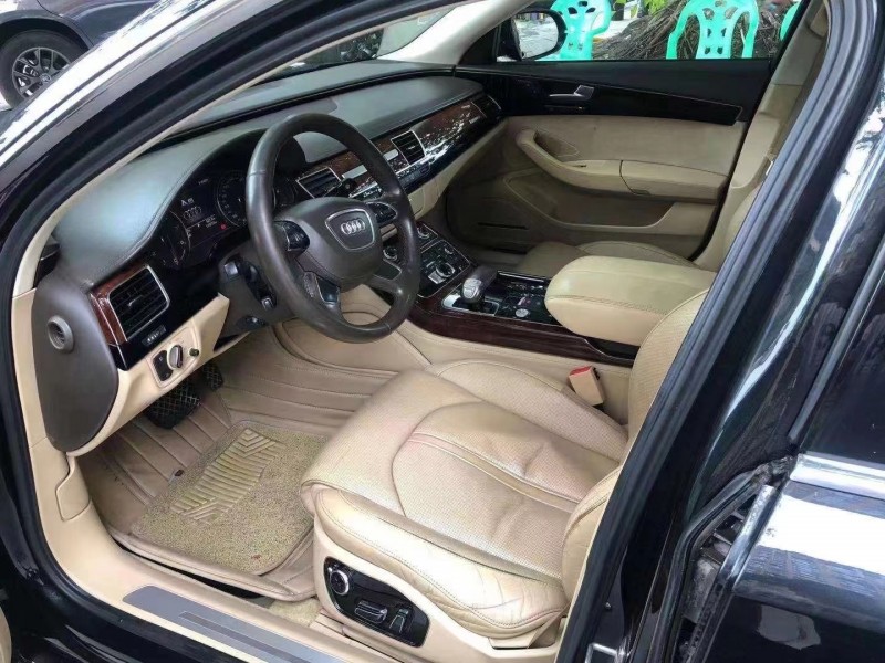 重庆11年奥迪A8L6