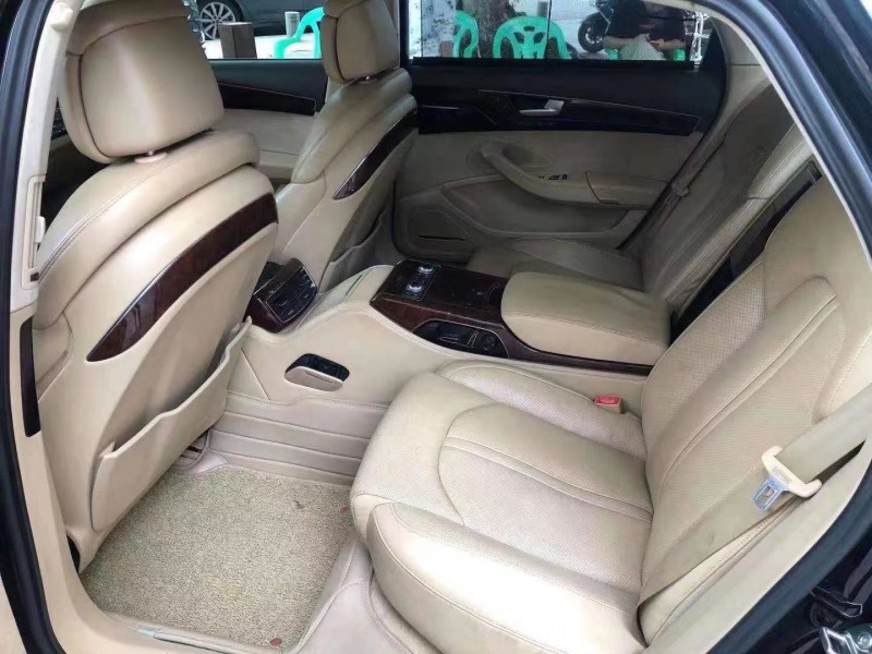 重庆11年奥迪A8L3