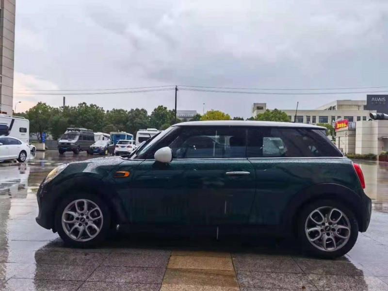 無錫17年寶馬MINI4