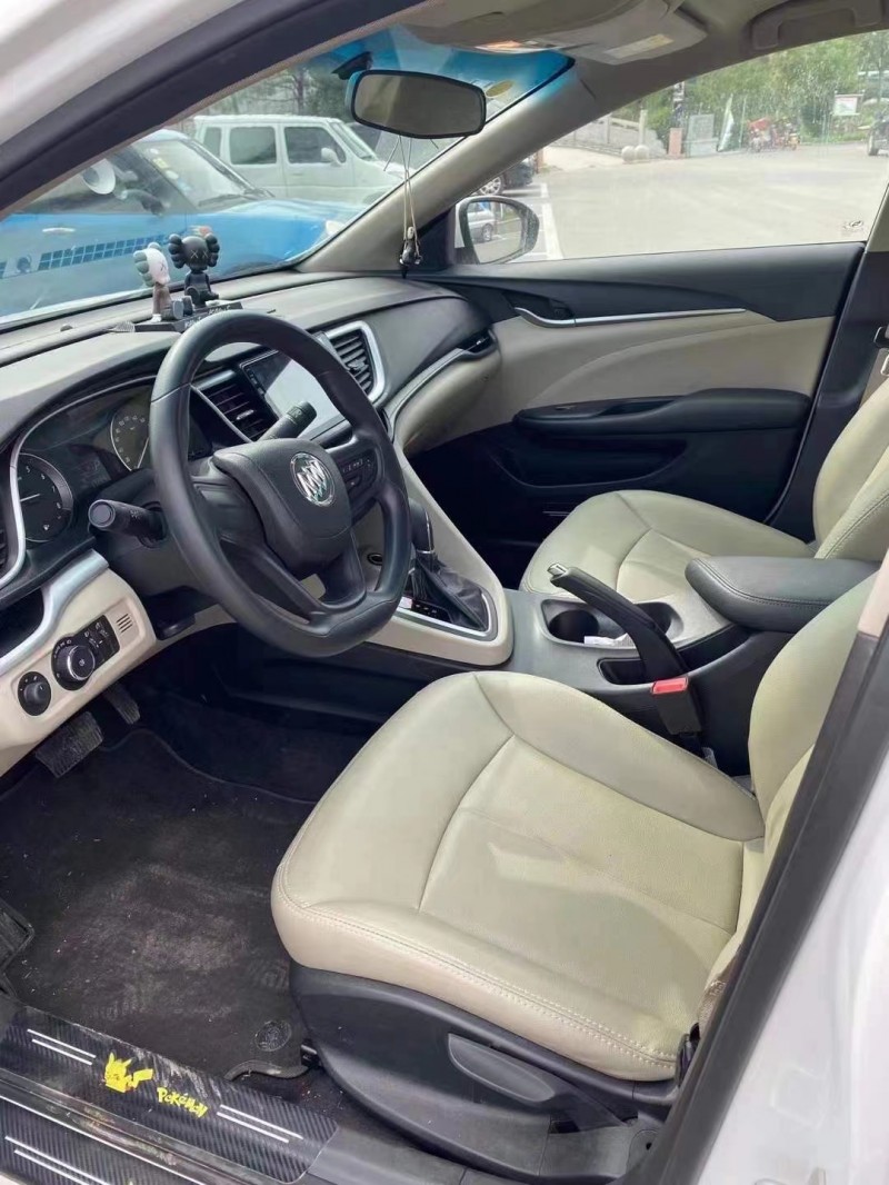 济宁20年别克英朗4