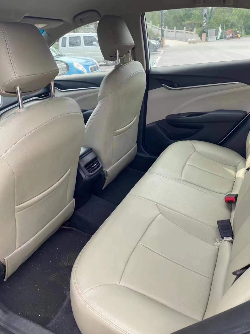 济宁20年别克英朗5