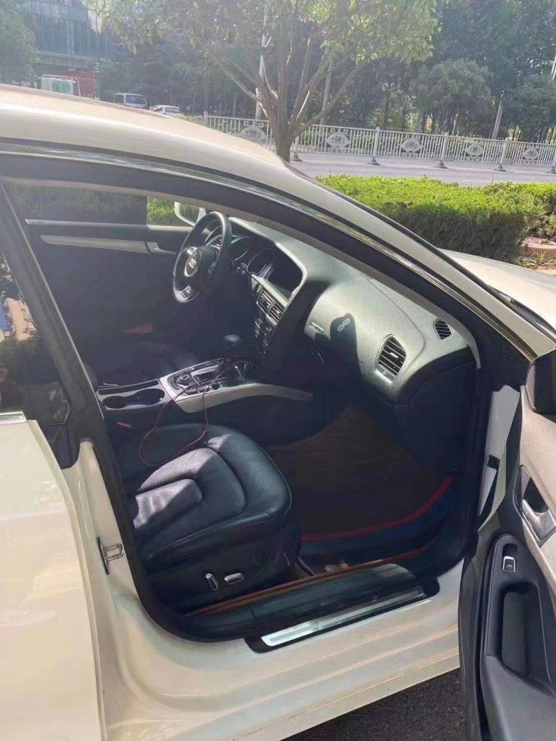 济宁14年奥迪A56