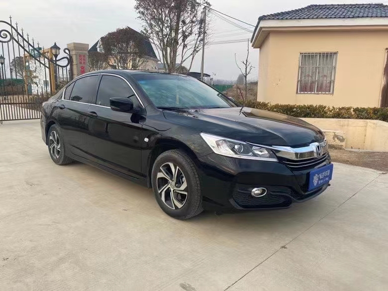 徐州17年本田雅阁3