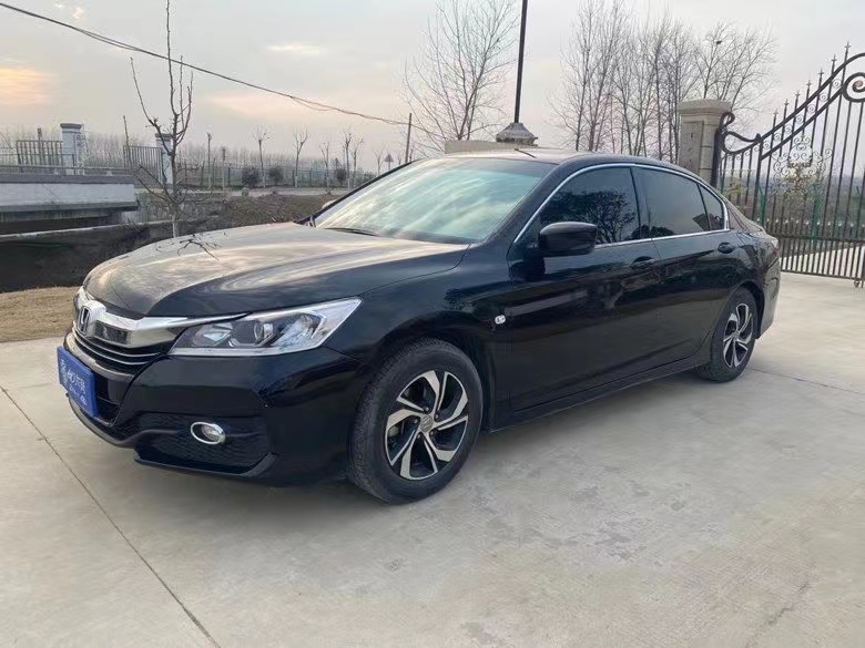 徐州17年本田雅阁4