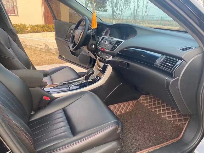 徐州17年本田雅阁6