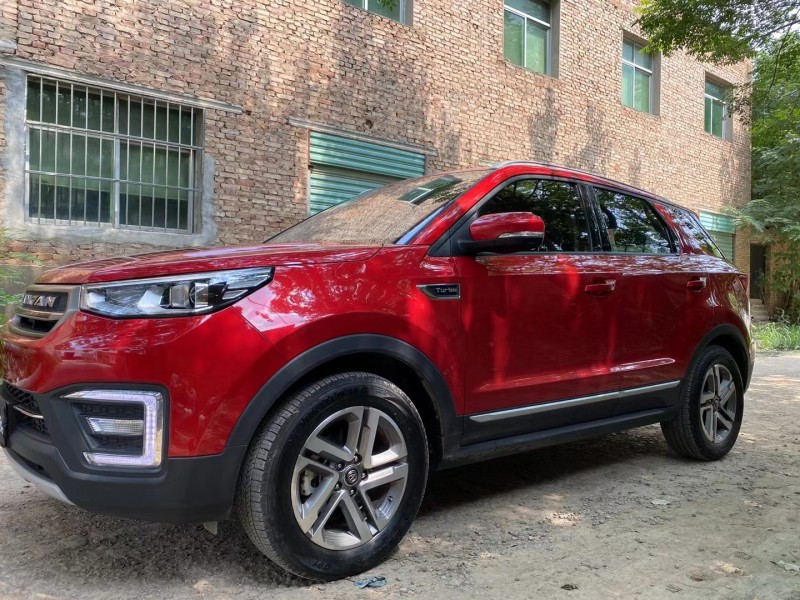 西安18年長安汽車CS557