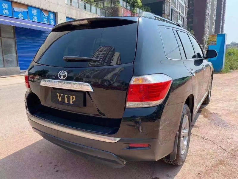 成都13年丰田汉兰达7