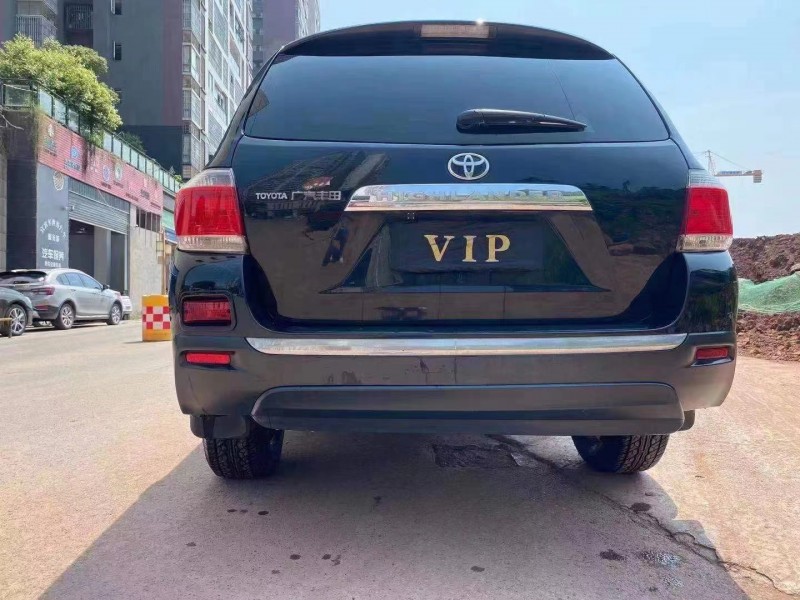 成都13年丰田汉兰达8