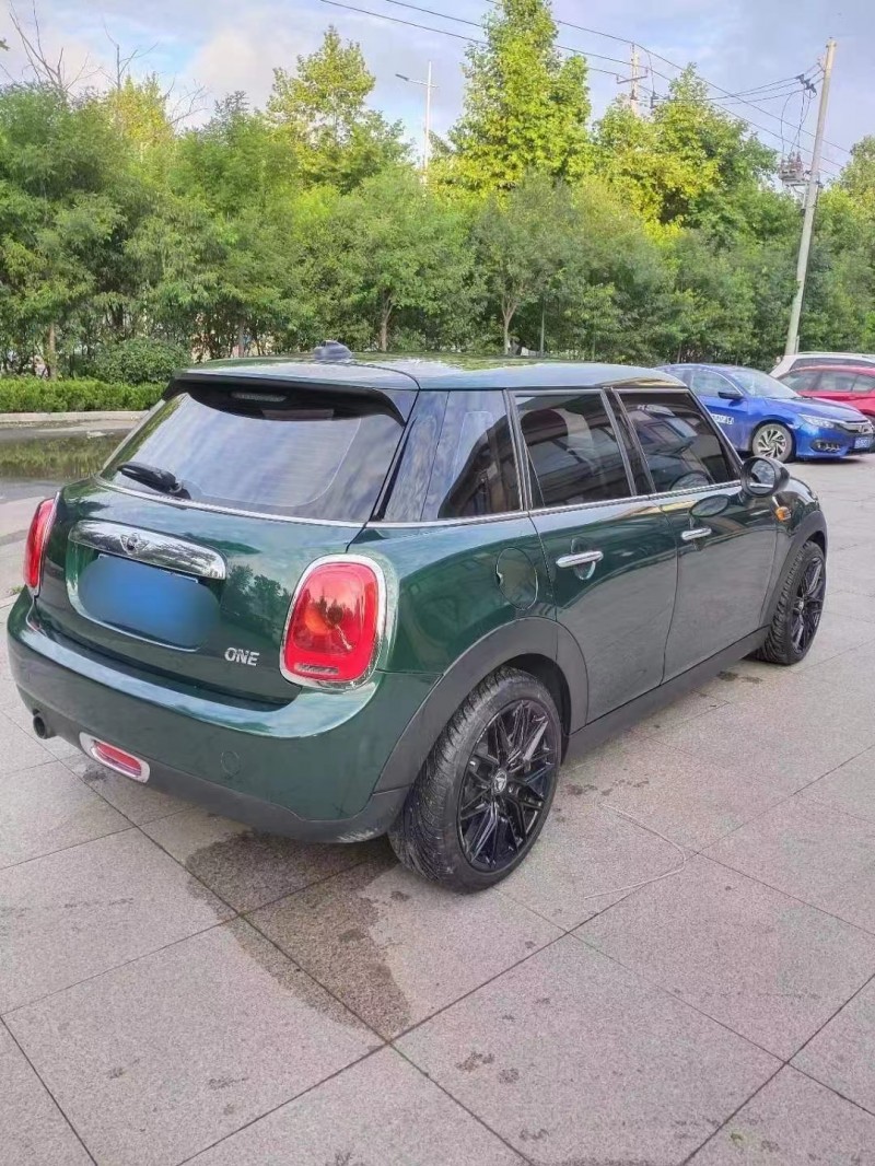 臨沂17年寶馬MINI3