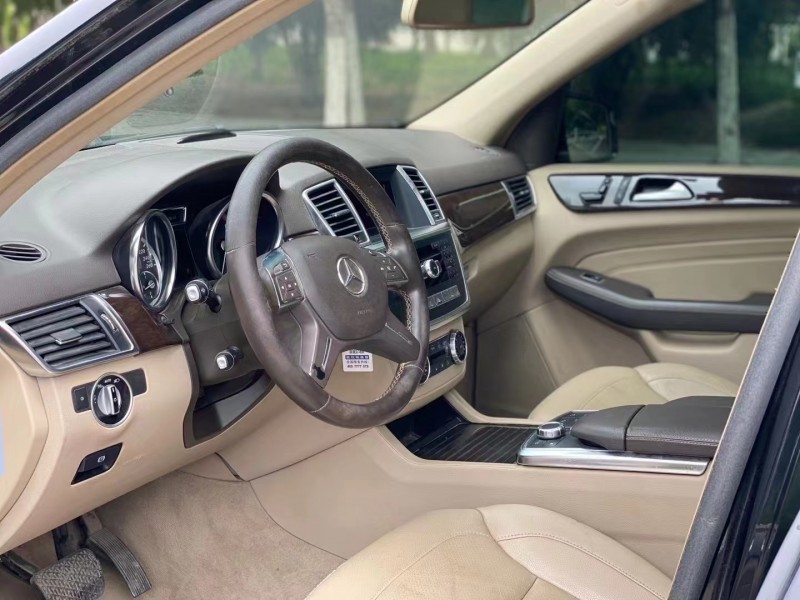 天津15年奔馳ML8