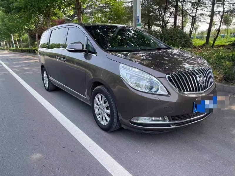 青岛12年别克GL82