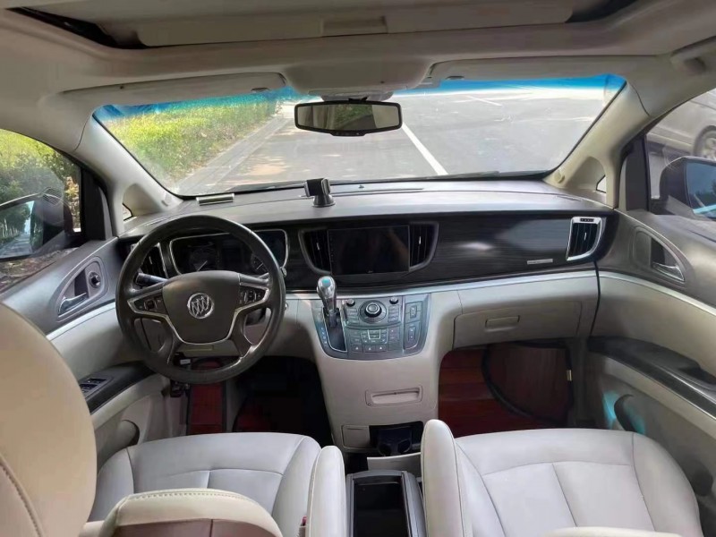 青岛12年别克GL85